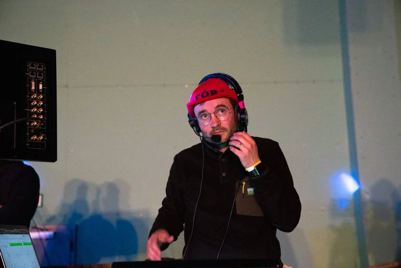 Maður gerir ekki rassgat einn - mynd 145