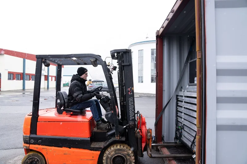 Maður gerir ekki rassgat einn - mynd 142