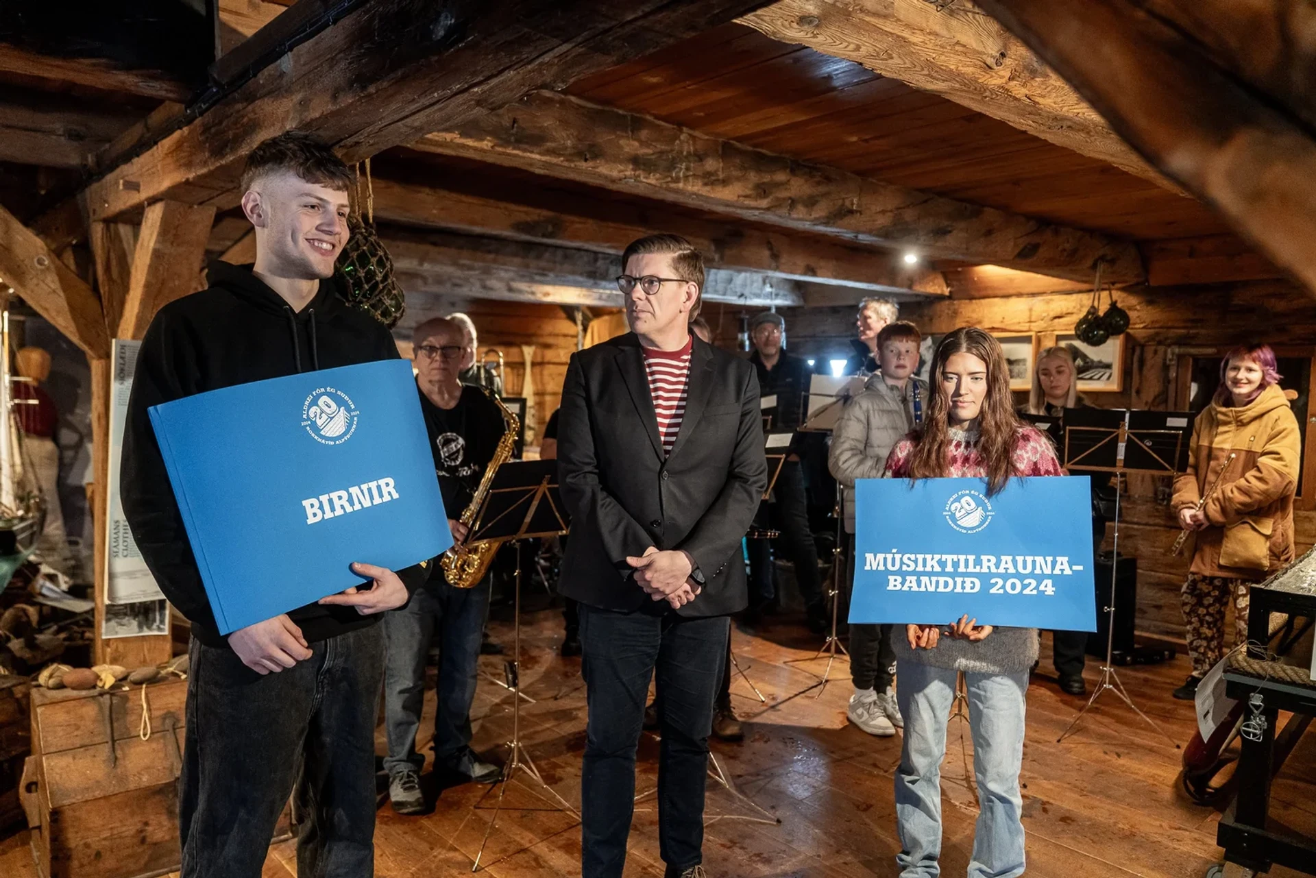 JAFNALDRAR ALDREI LEYSA FRÁ SKJÓÐUNNI