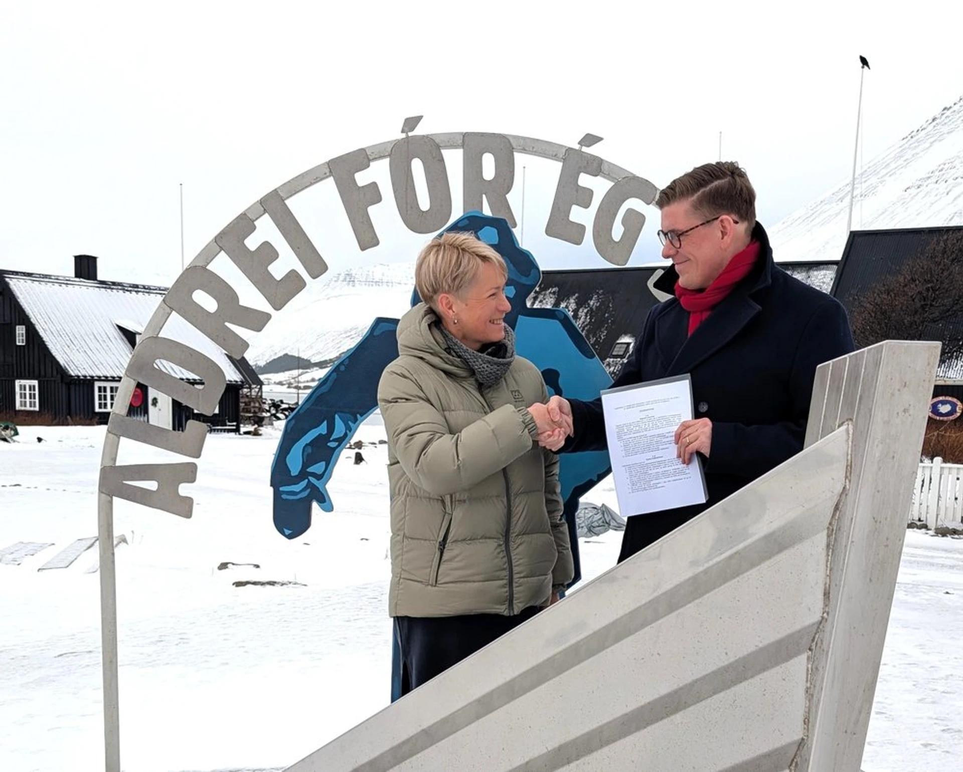 Páskarnir eiga áfram heima á Ísafirði